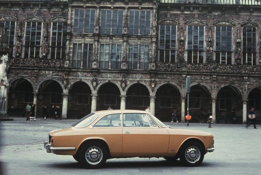 Alfa Romeo Giulia Coupe 1300 GT '1962